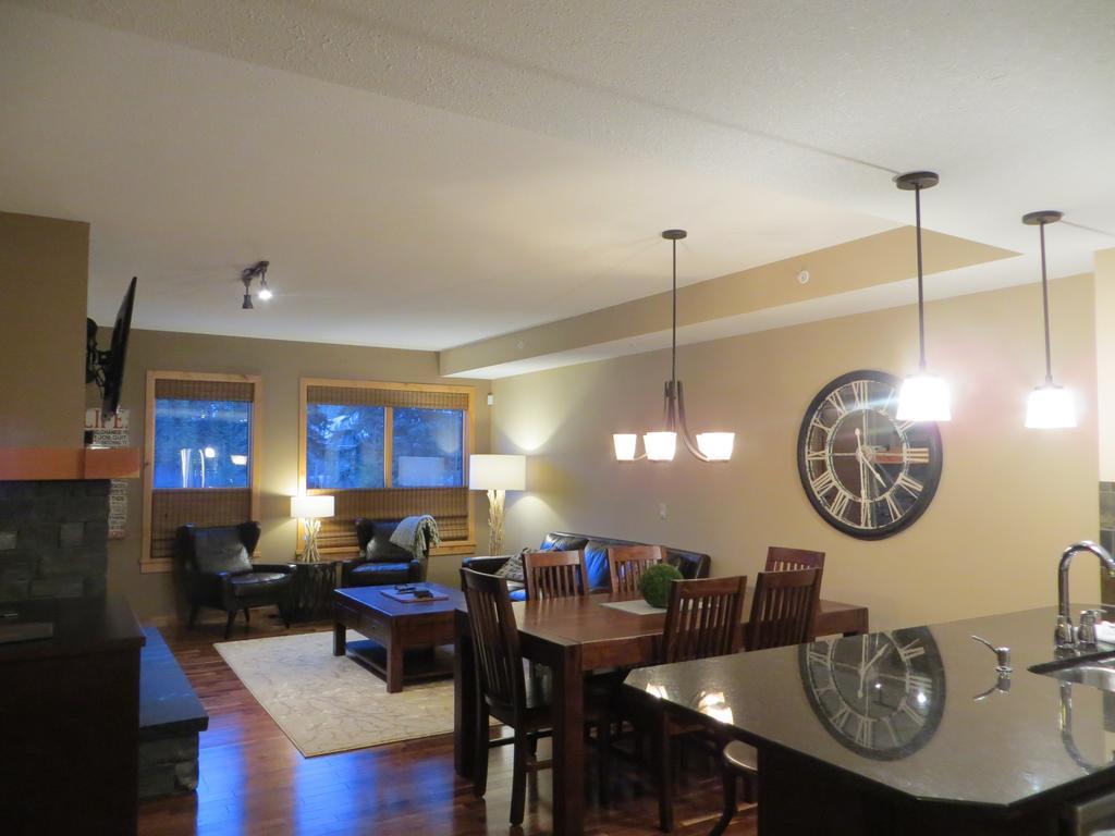 Luxury Canmore Vacations الغرفة الصورة