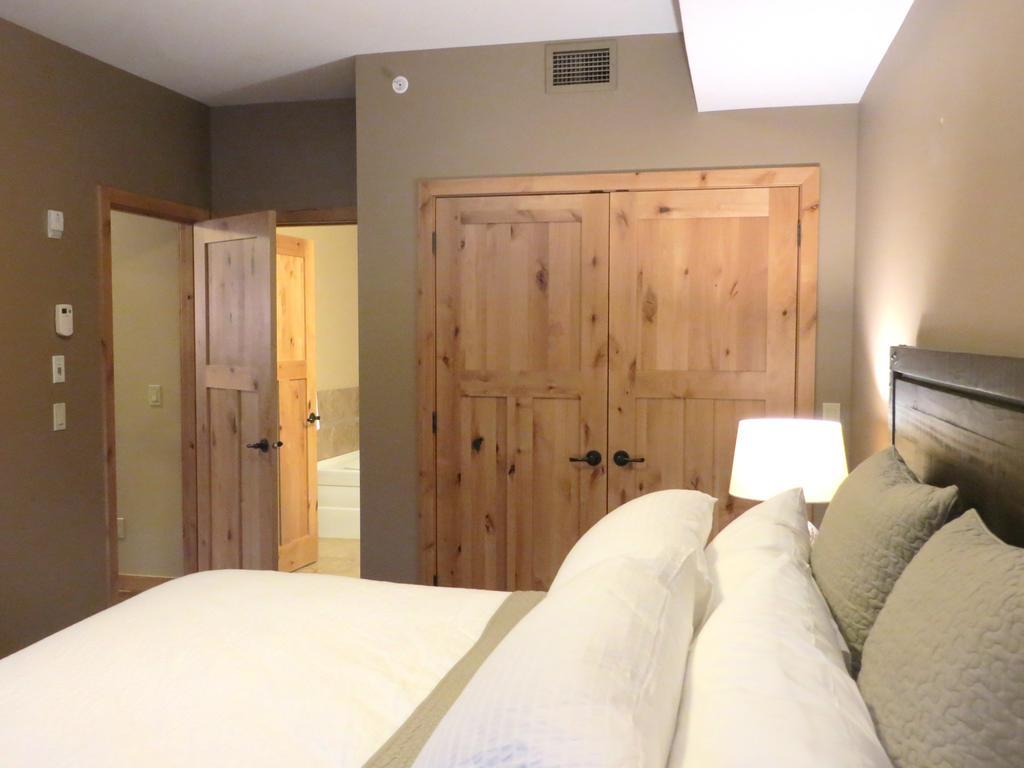 Luxury Canmore Vacations الغرفة الصورة